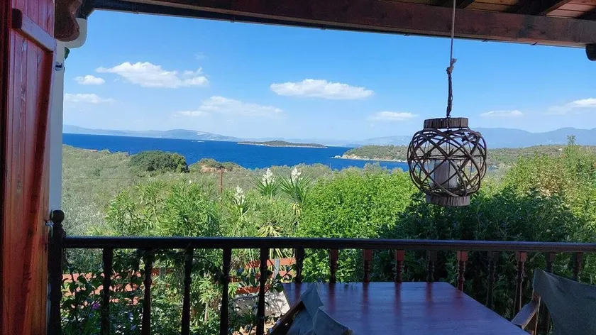 Eione villa on Paleo Trikeri Island with great sea views - Image 1