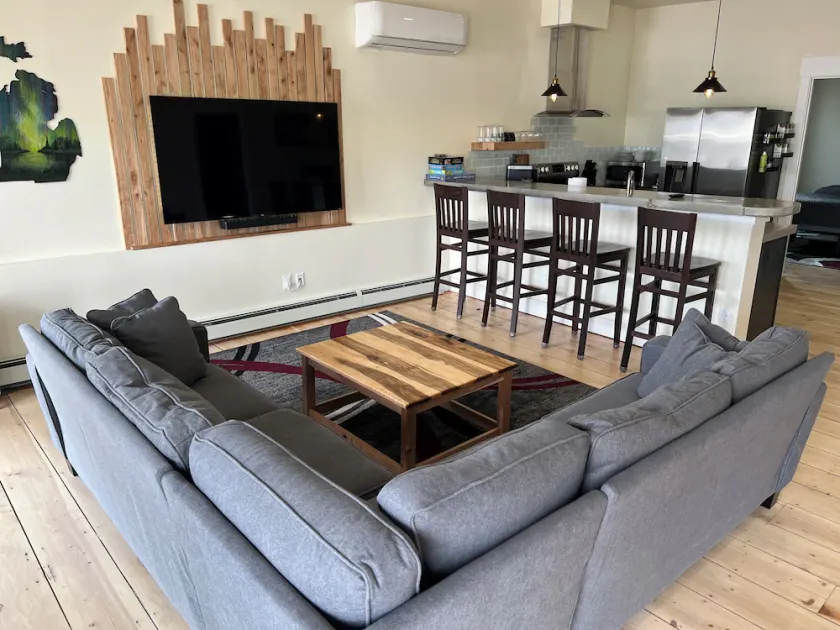 Einerlei Suite Apartment, Warm 2 bedroom apartment from Borealis Escapes - Image 1