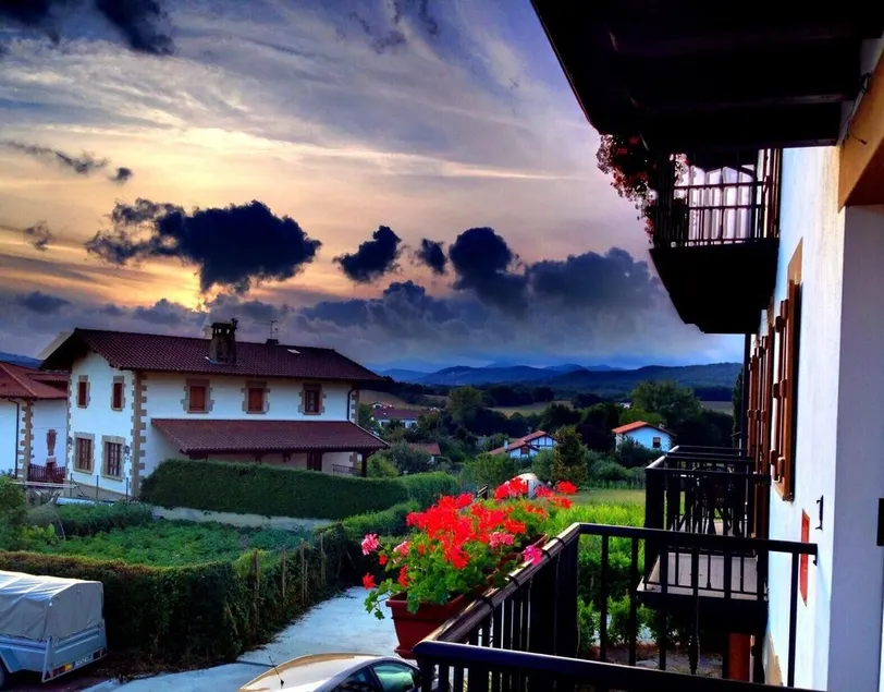 Ferienwohnung 'Ultzama' mit Bergblick und Balkon - Image 1
