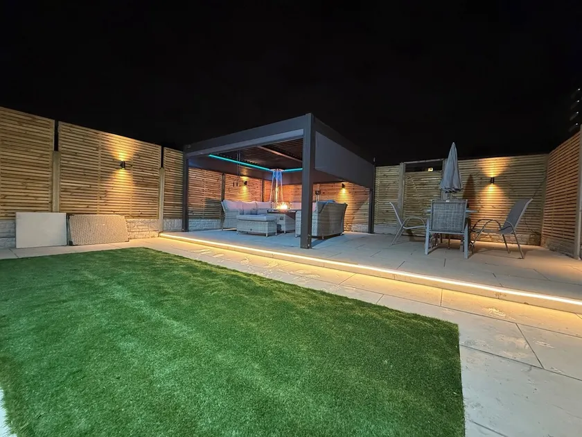 Large Modern 5 Bed Town House Within Birmingham City Centre - Image 1