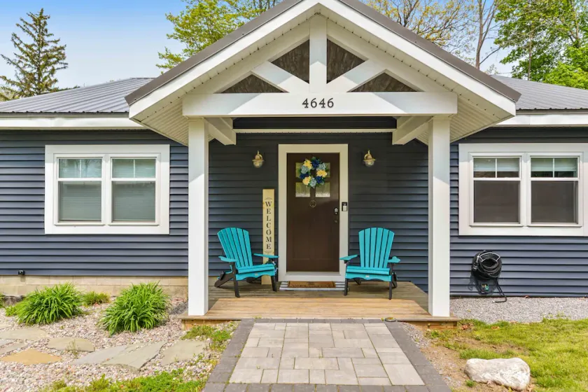 Greenbriar Getaway: Quaint Cottage in Canandaigua - Image 1
