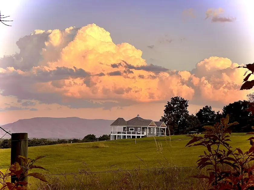 Celebration Cottage with Mountain Views in beautiful Shenandoah County, Virginia - Image 1