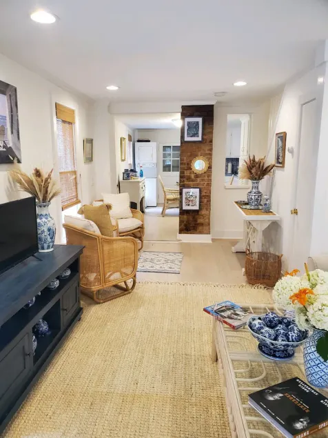 Summer 2026 Gorgeous Renovation-Walk to Beach, Restaurants, Pets Welcome! - Image 1