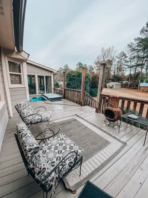 Huge Home, Fire Pit, Hot Tub, New Weber Grill, 2 min from Kroger, 2 Living rooms - Image 1