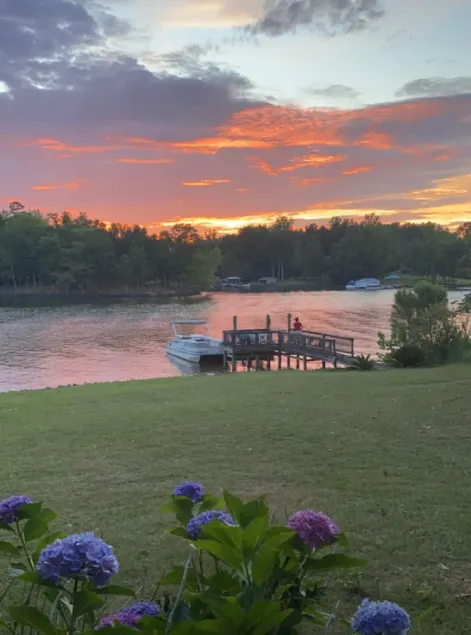Water’s Edge Cottage—3-BR/6 Bed Lake Wylie Stay—Fire Pit! - Image 1