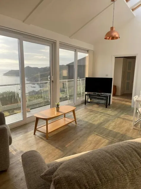 The Rattles beautiful ocean views from tranquil holiday home - Image 1