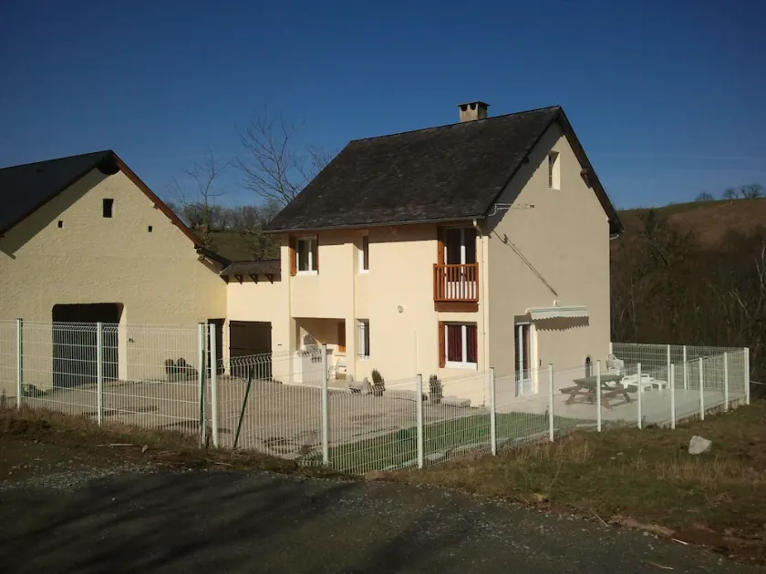 Gite à la ferme entièrement rénové, repos garanti vue magnifique vers montagnes - Image 1