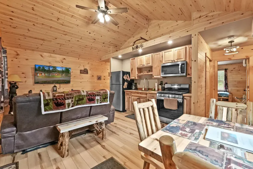 Cabin#2 at Northern Comfort w\\opt side by side rentals - Image 1