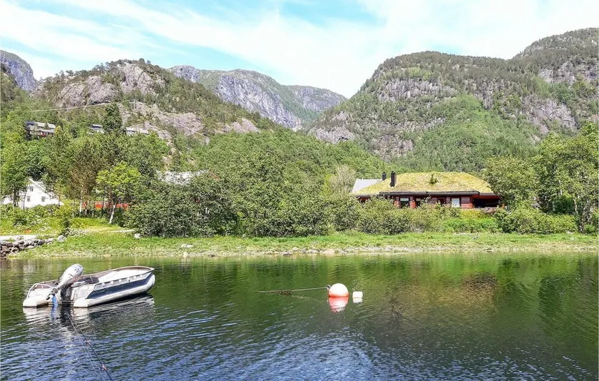 Dejlig bolig i Matredal med køkken - Image 1