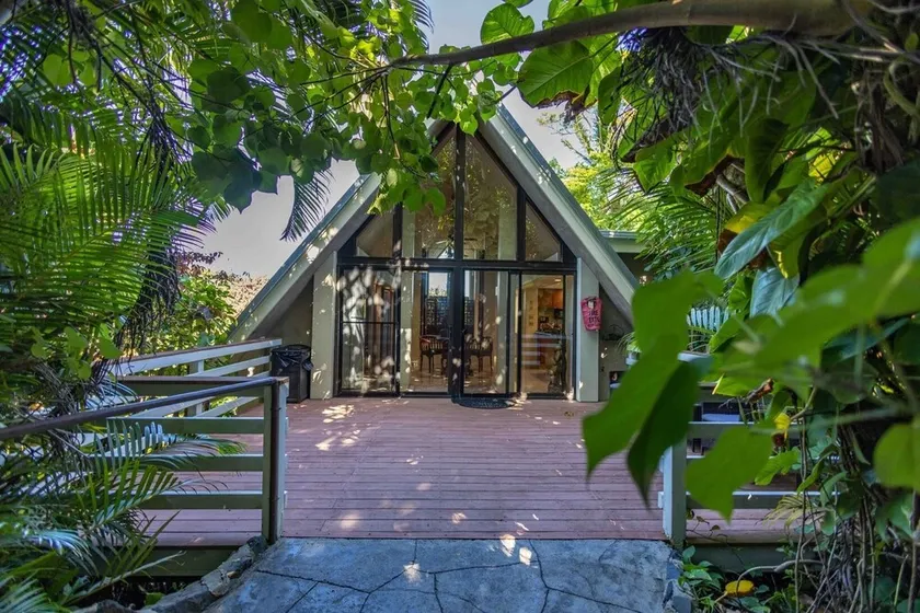 Jasmine House - Privat Hot Tub i Yard med Lotus Pond og Ocean Views - Image 1