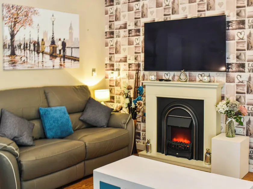 2 bedroom accommodation in Walwen, Lixwm - Image 1