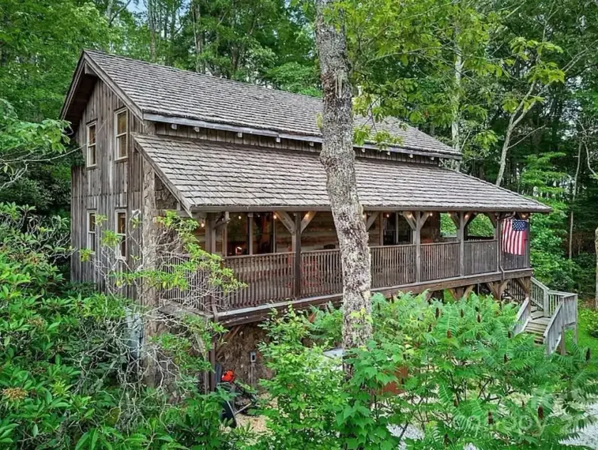 Linville Gorge & Ski Resorts - Image 1