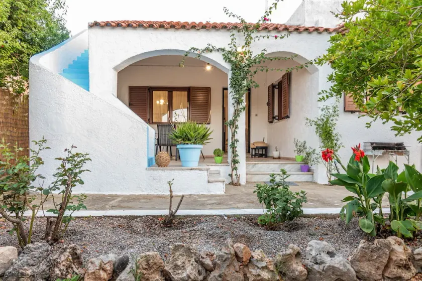 Elias Maro House - Image 1