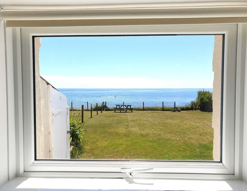 Coastguard Cottage - Image 1