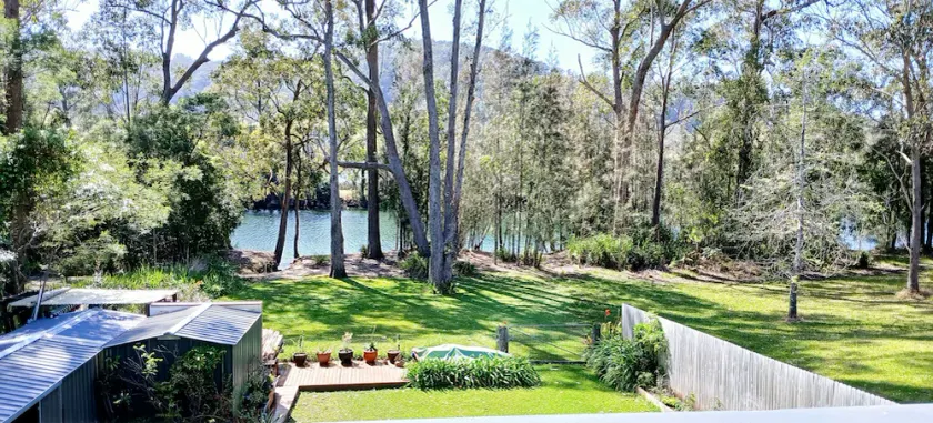 Peace by the River - spacious family retreat - Image 1