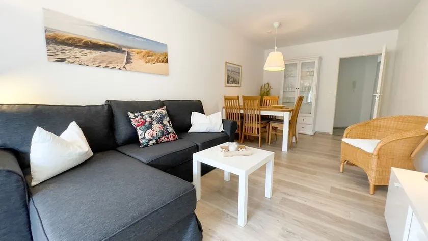 B2.1 - Dream vacation apartment with 2 balconies for up to 6 persons only 200m from the - Image 1