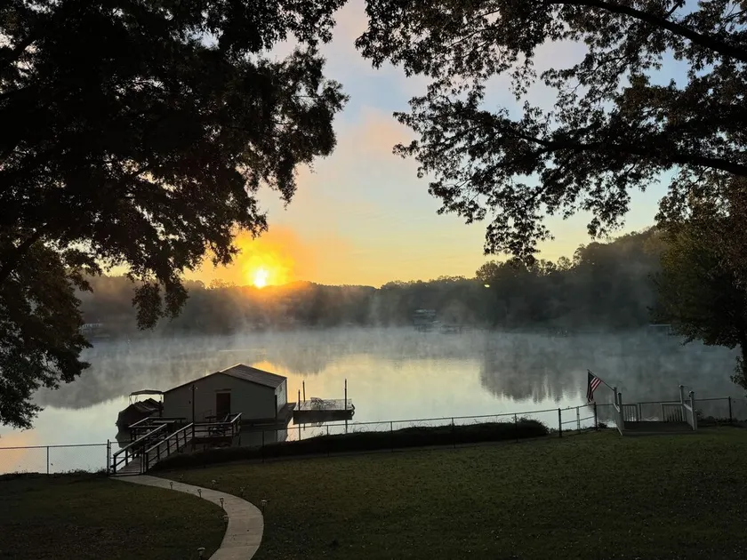 *Waterfront House on Lake Norman, Pool & Private Dock, Sleeps 12* - Image 1
