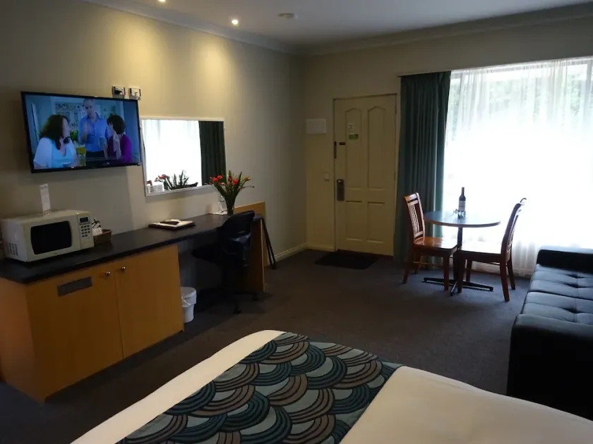 Victoria Lodge Motor Inn & Apartments - Image 1