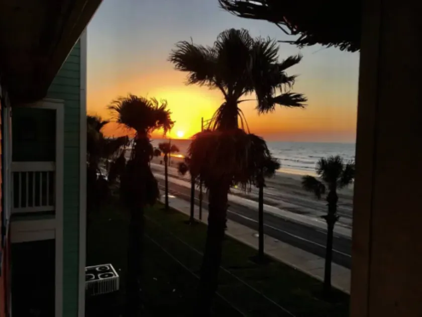 Luxury Oceanfront Family Sized Condo - Image 1