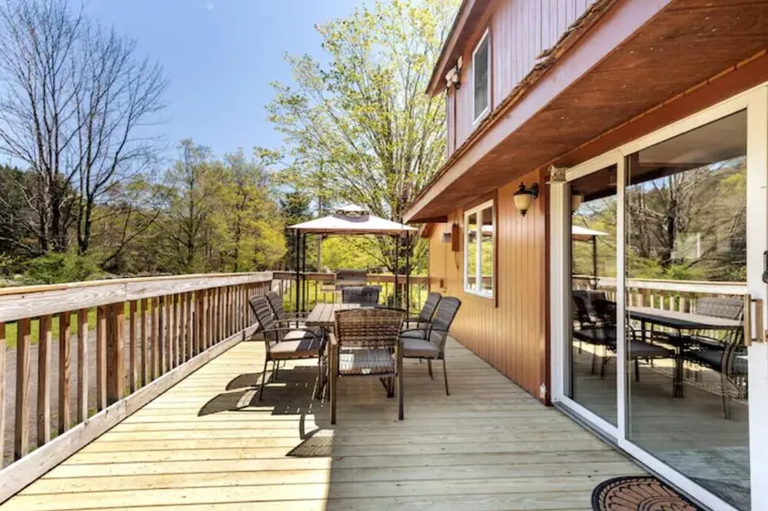 River front 7-Bedroom Secluded home on 6 acre! - Image 1