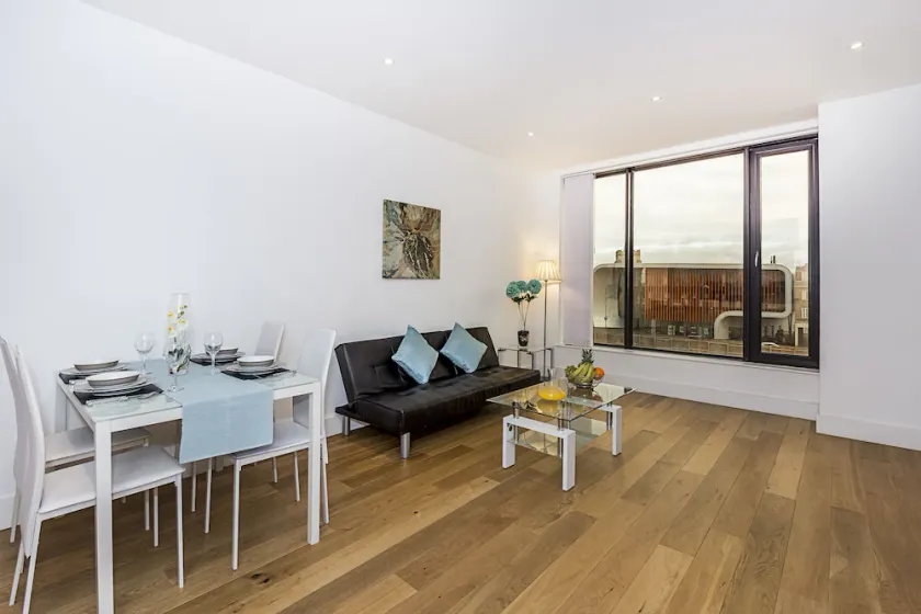 Cornwall House Apartments - Image 1