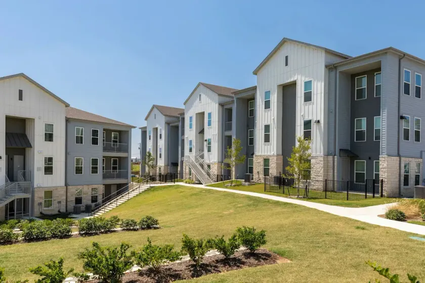 Blue Goose Apartments by Landing - Image 1