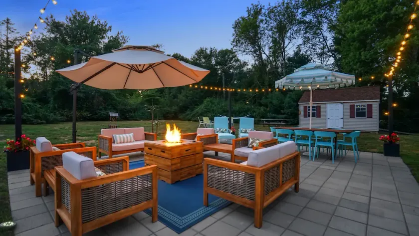 Hot Tub & Big Yard, Short Drive to Beaches & Newport. Close to Narragansett, RI. - Image 1