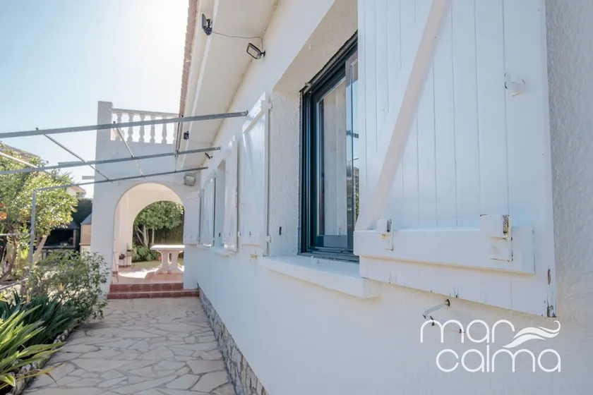 Splendid villa with private pool in Les Tres Cales - Image 1