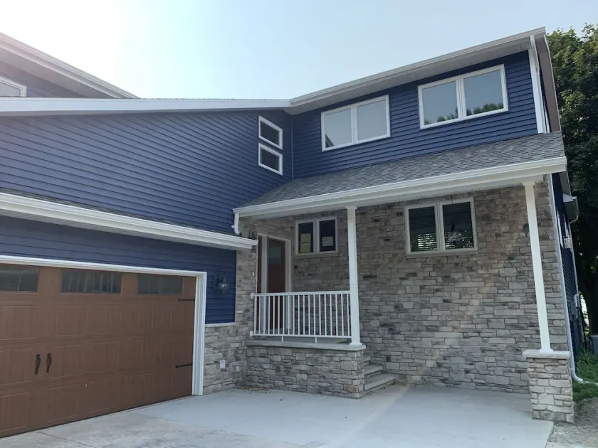 Lovely Lake Winnebago beachfront home, EAA, Packers, water activities, skiing - Image 1
