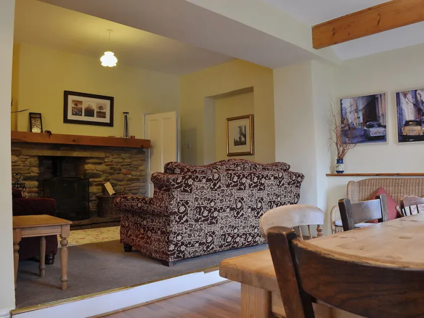 4 bedroom accommodation in Windermere - Image 1