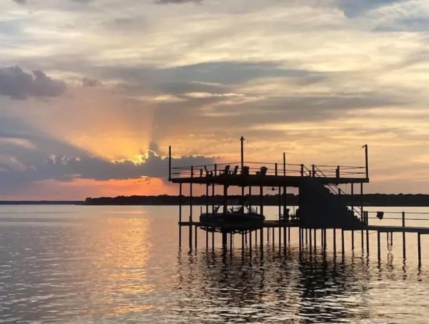Sunsets on Cedar Creek Lake - Fantastic Lot with incredible lake access & views! - Image 1