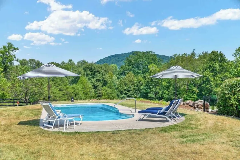 39-Acre Retreat: Mtn Vistas, River, Pool & Trails - Image 1