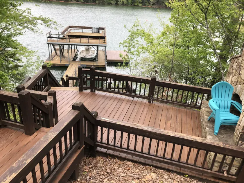 Blue Bear's Cabin auf dem Lake Blue Ridge.  Seltenes Juwel im tiefen Wasser des Sees! - Image 1