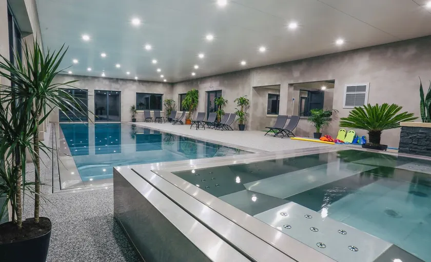 Gîte Avec SPA - Piscine Couverte, Étang de Pêche, Grand Parc - Image 1