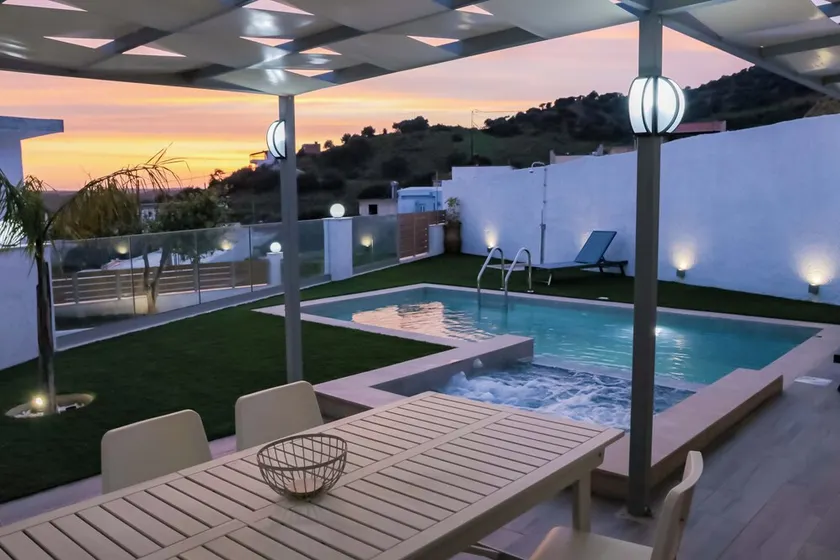 Thea Villa - Image 1