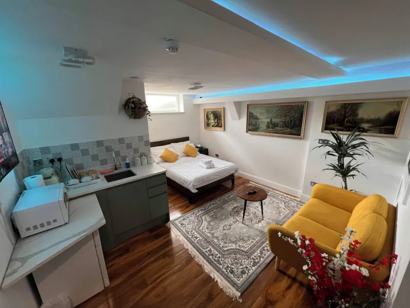 Central Luton Executive Suite - Image 1