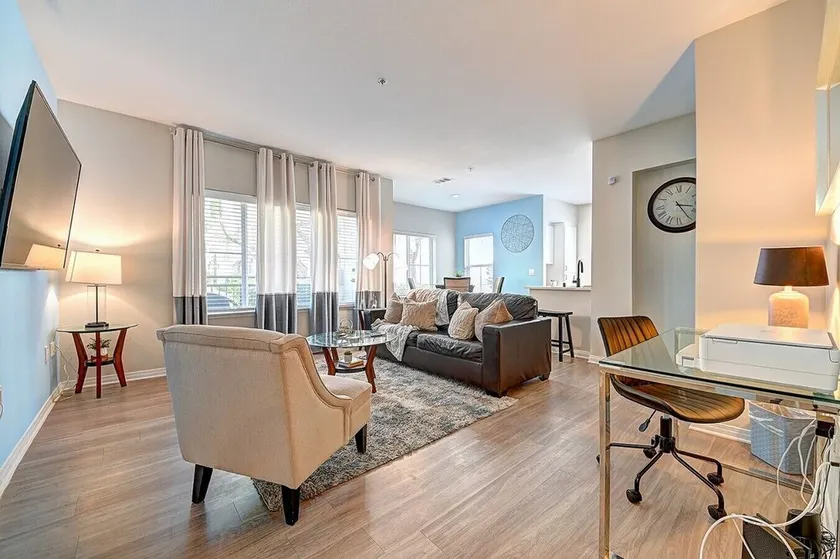 Sky Luxury 2BDRM Suite | Deluxe Living Cali - Image 1