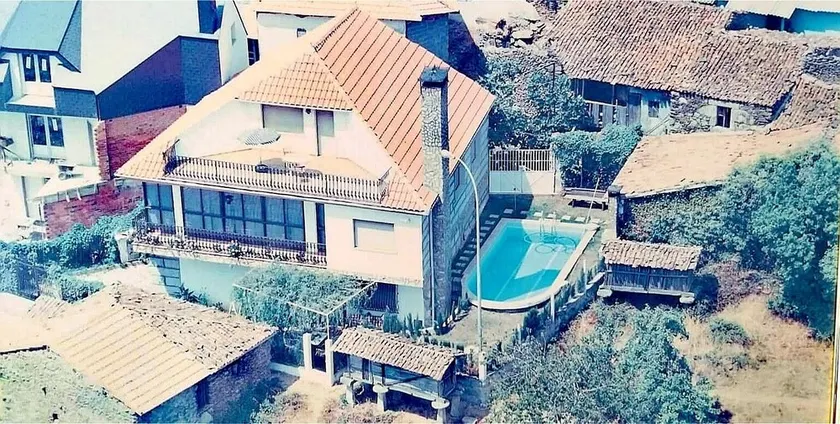 House with pool in Ramíras, Ourense - Image 1