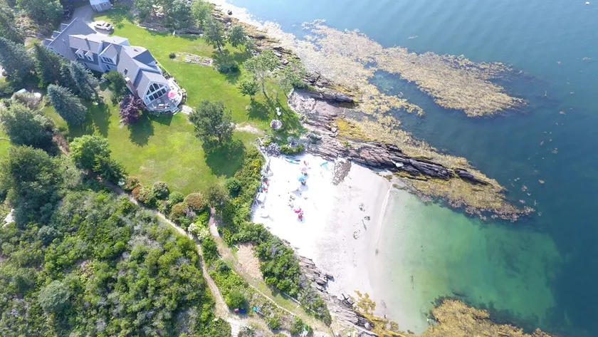 The Beach House Bailey Island Maine - Image 1