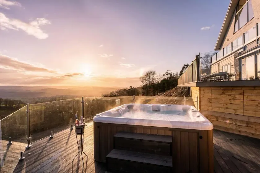 Lux Manor Sleeps 30 - Pool Sauna Hot Tub Cave - Image 1