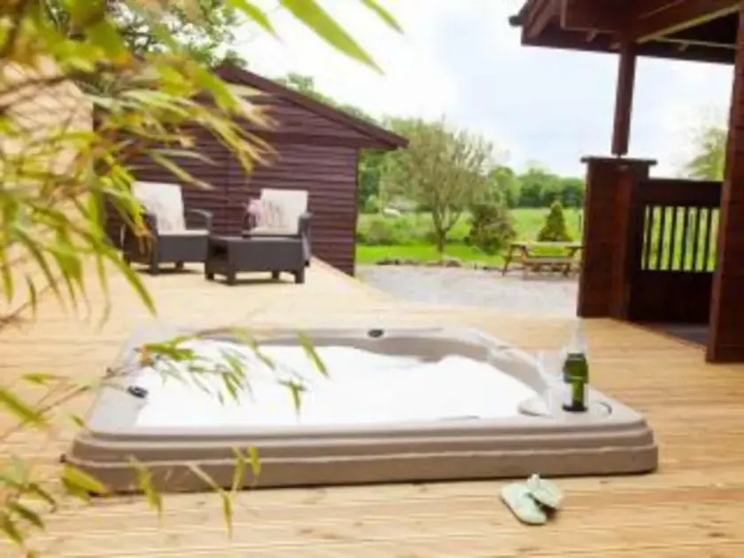 Secluded 3Bed Lodge With Hot Tub North Yorkshire - Image 1