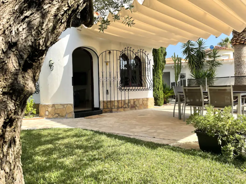 Detached CHALET 3 Bedrooms 3 Bathrooms, OLIVA-NOVA! - Image 1