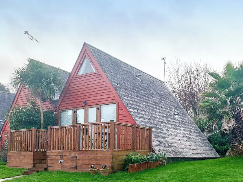 2 bedroom accommodation in Kingsdown, near Deal - Image 1