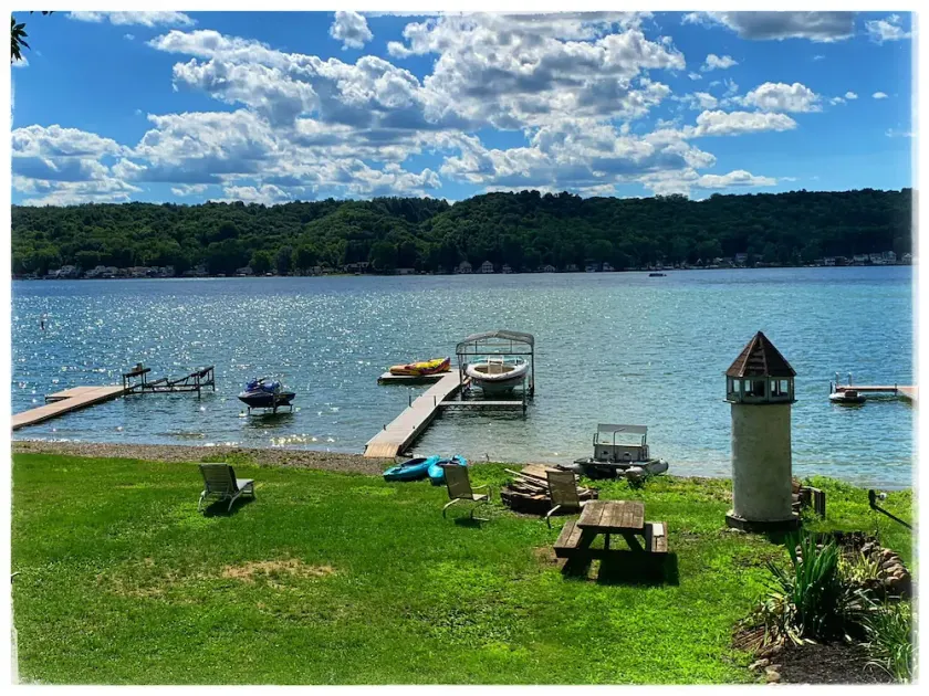 Family friendly waterfront property - Image 1