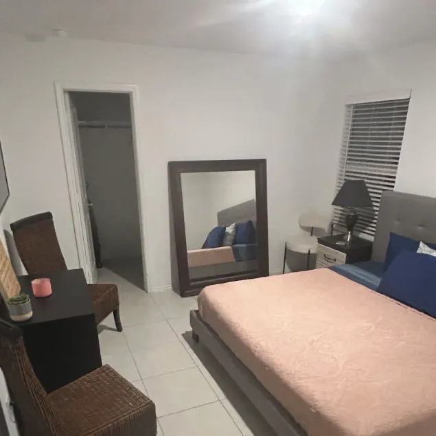 Cheerful 2 bedroom house 5 mins from Buckees - Image 1