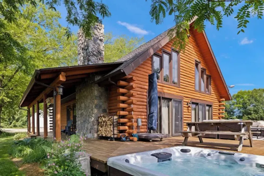 Juniper Presents: 15-Acre Retreat - Pool, Hot Tub, Pond, EV Charger - Image 1