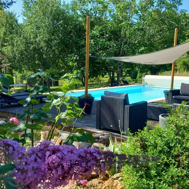LPC Dordogne Holidays - Couples retreat  oozing character in an idyllic setting - Image 1