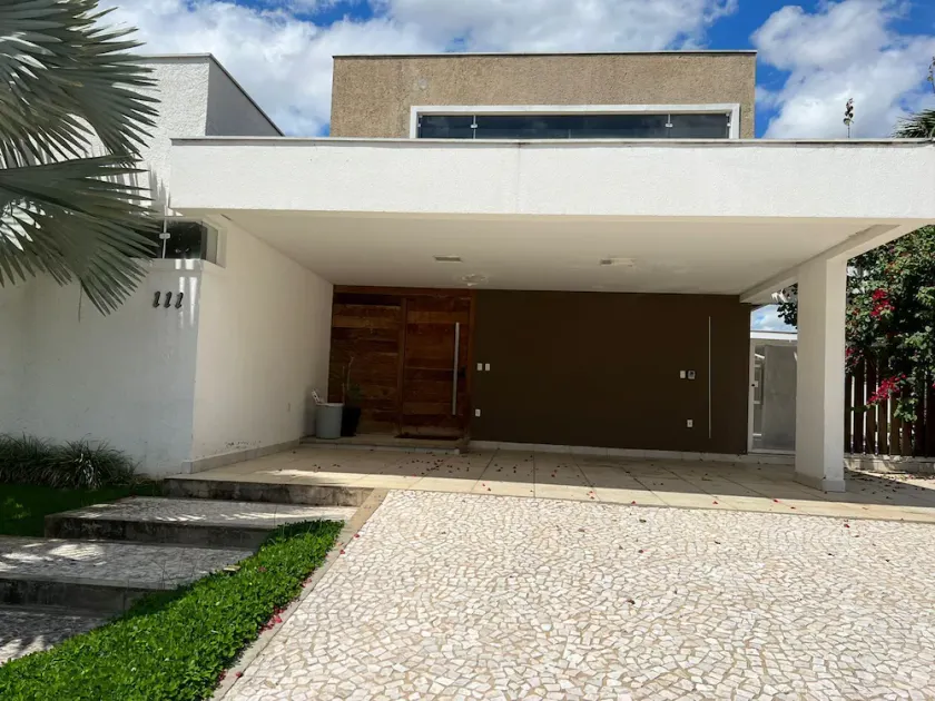 House - Image 1