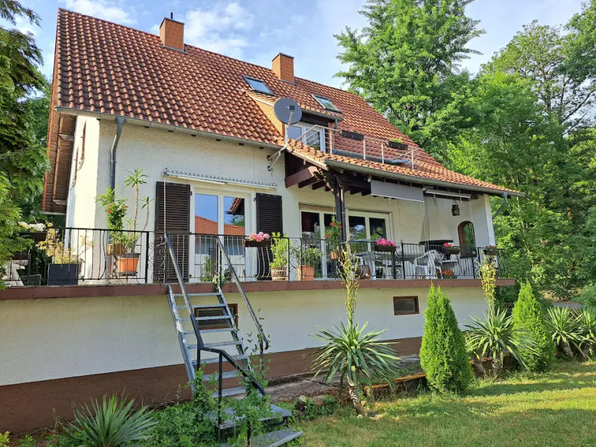 Renoviertes Forsthaus mit Feuerstelle und Kaminofen. Nähe Aussichtpunkt Cloef - Image 1
