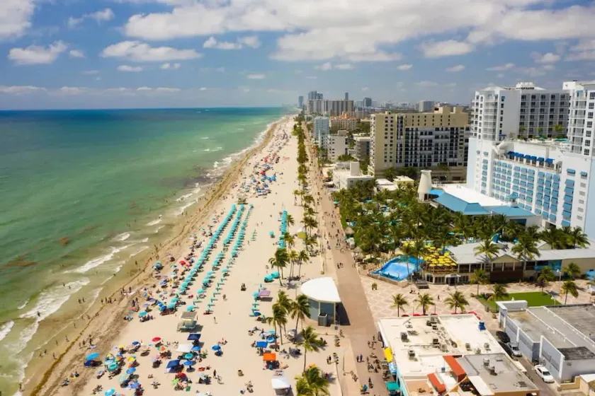 Casa Neisy Florida 10 minutes from Hollywood Beach and Hard Rock Hotel & Casino Hollywood - Image 1